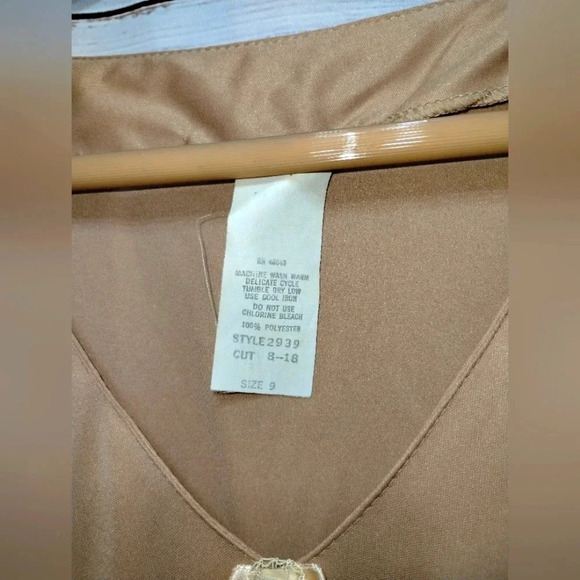 Slip Dress in Tan size‎ 9 Vintage 60's Neutral Feminine Flowy - Picture 2 of 6